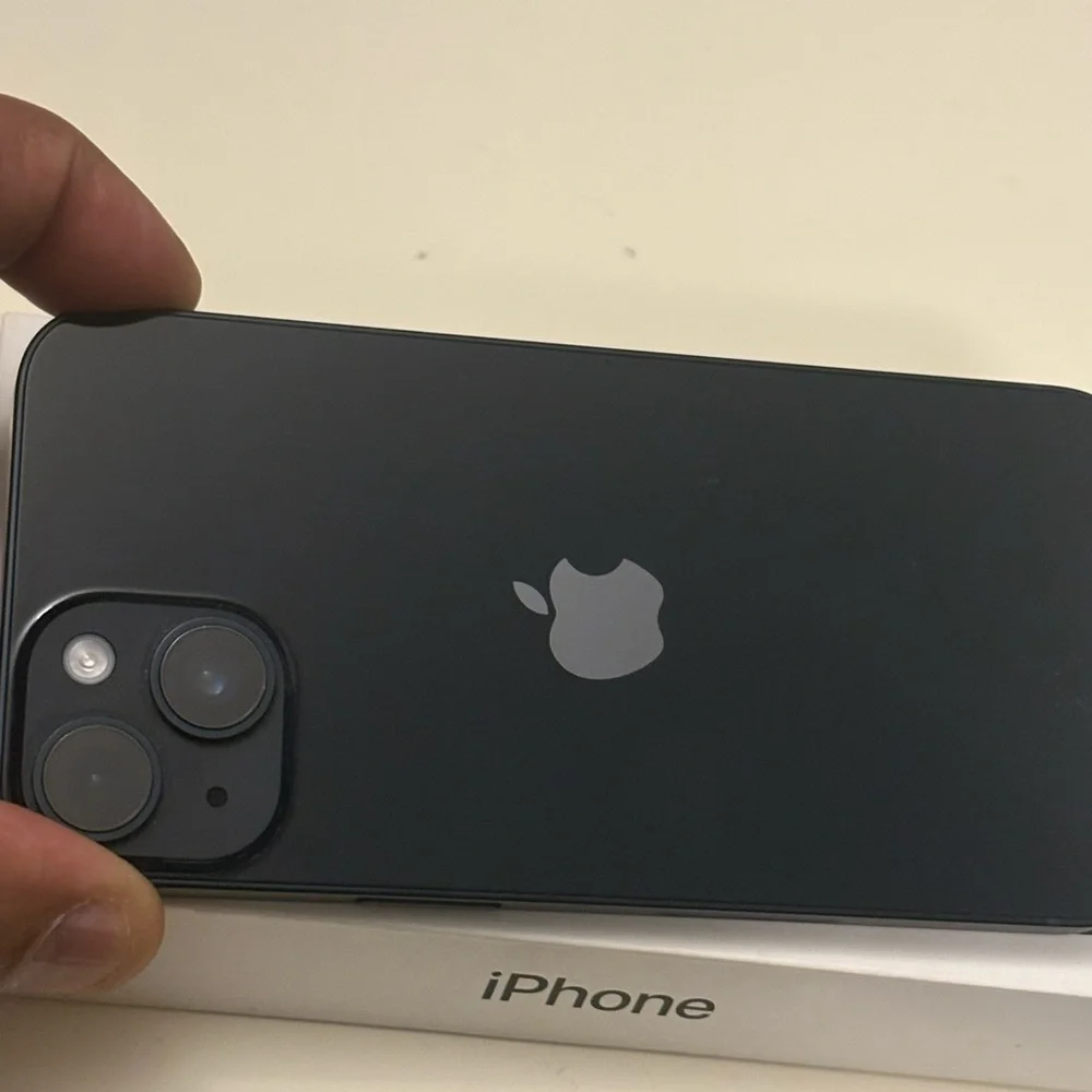 Apple iPhone 14 bundle